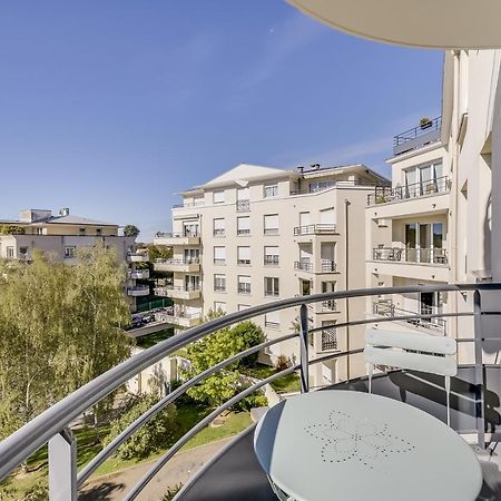 Chic Apart With Parking And Balcony Apartment Cergy Exterior foto