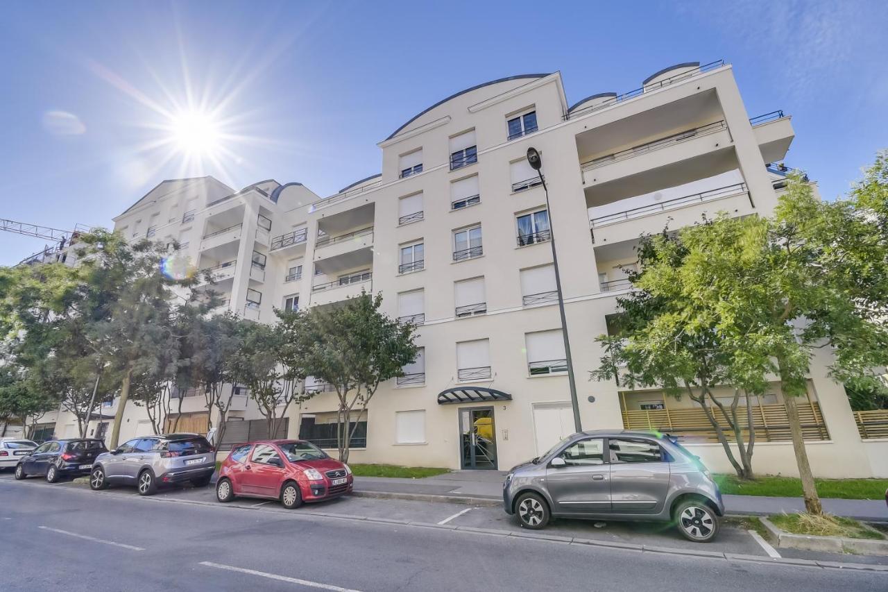 Chic Apart With Parking And Balcony Apartment Cergy Exterior foto